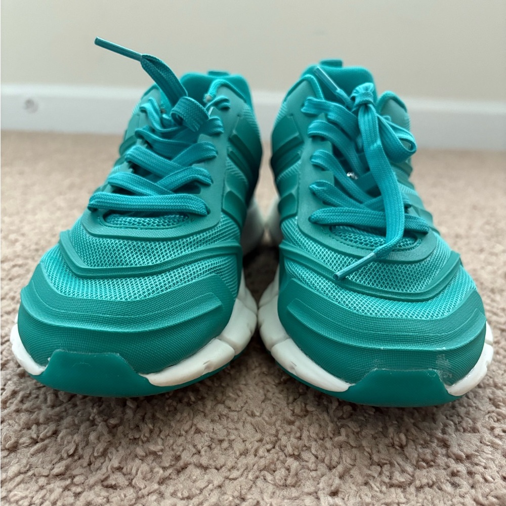 DKNY Adina Runner Sneaker size 10 Women - Picture 3 of 5